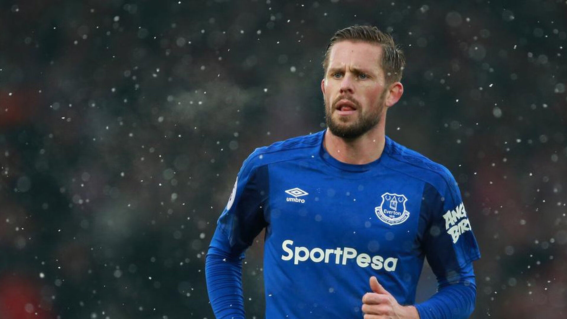 开云官网首页-丹·卡特的比赛视野与出色传球，为全黑队打开进攻之门，丹.卡特